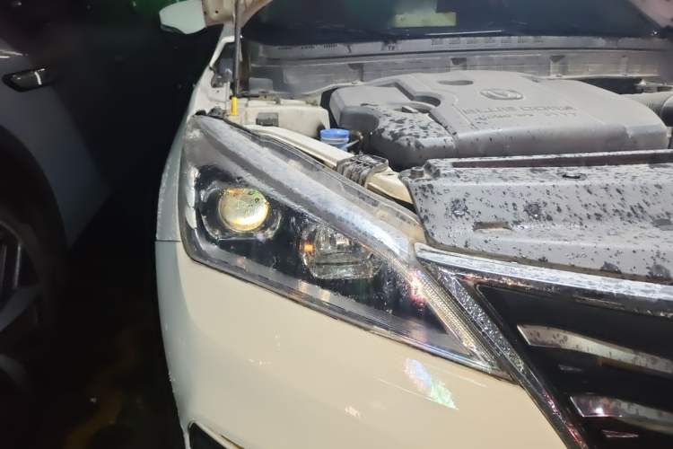 Used CHANGAN Eado DT 2018 1.6L Automatic Smart Enjoyment Model Right Front Headlight