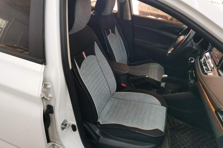 Used CHANGAN Eado DT 2018 1.6L Manual Comfort Model Right Front Seat