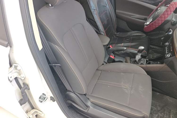 Used CHANGAN Eado DT 2018 1.6L Manual Comfort Model Right Front Seat