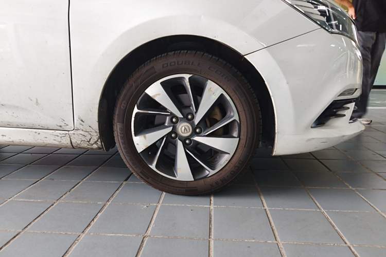 Used CHANGAN Eado DT 2018 1.6L Manual Luxury Model Right Front Wheel Hub
