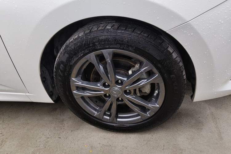 Used CHANGAN Eado DT 2018 1.6L Manual Comfort Model Right Front Wheel Hub