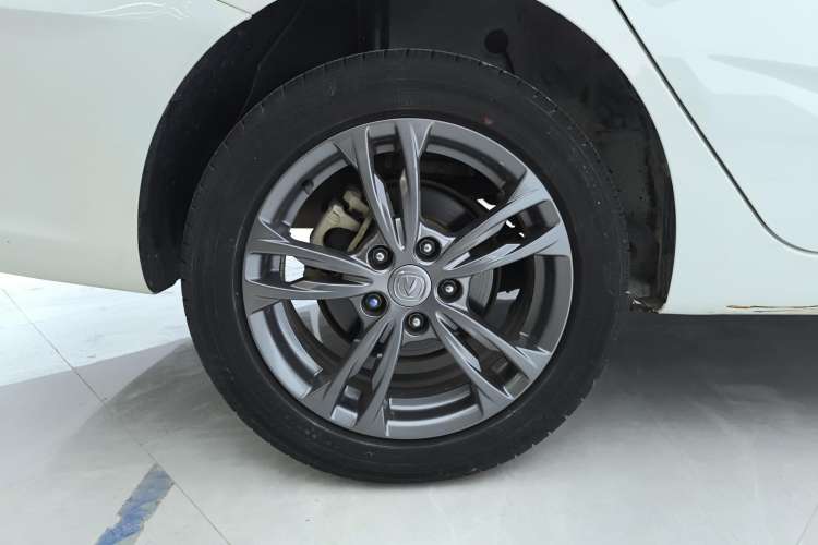 Used CHANGAN Eado DT 2018 1.6L Manual Comfort Model Right Front Wheel Hub
