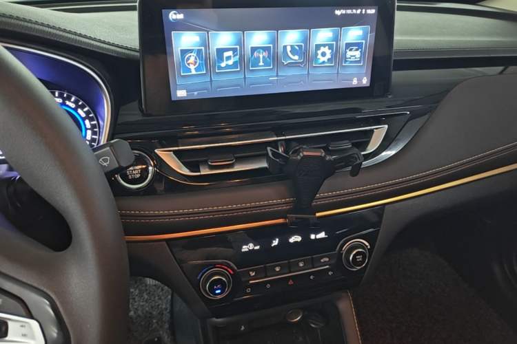 Used CHANGAN Eado DT 2018 1.6L Automatic Smart Enjoyment Model Audio And AC Panel