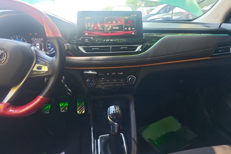 Used CHANGAN Eado DT 2019 1.6L Manual Comfort Model China VI Standard Audio And AC Panel
