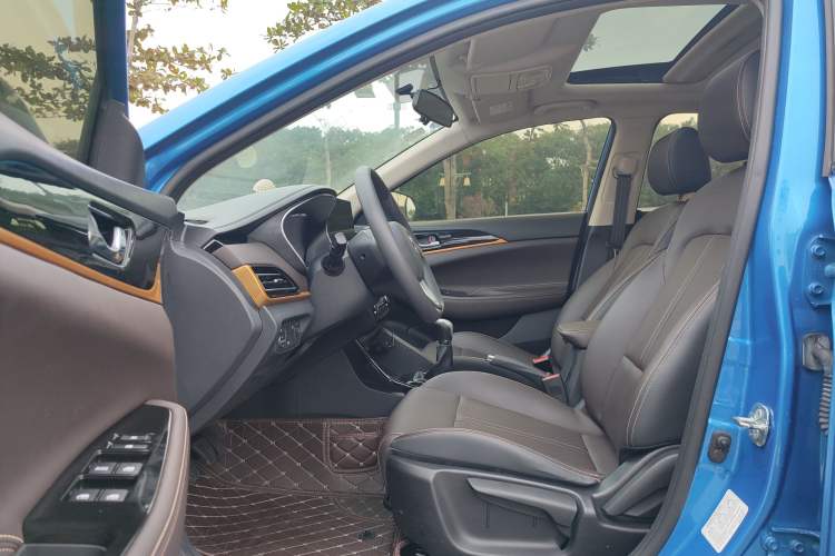 Used CHANGAN Eado DT 2019 1.6L Manual Enjoyment Model China V Standard Interior 2