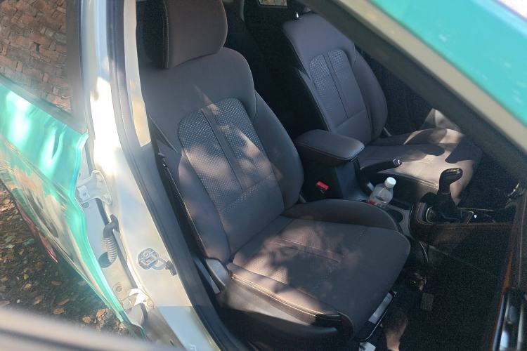 Used CHANGAN Eado DT 2019 1.6L Manual Comfort Model China VI Standard Right Front Seat