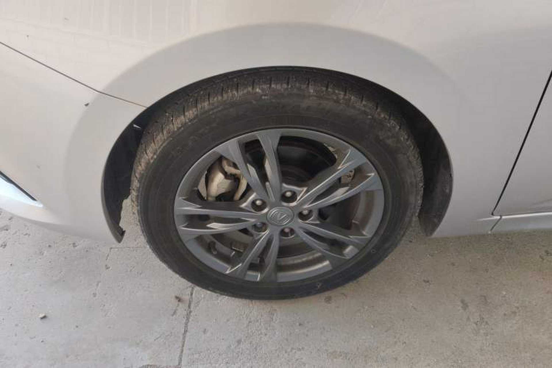 Used CHANGAN Eado DT 2019 1.6L Automatic Smart Enjoyment Model China VI Standard Exterior 4