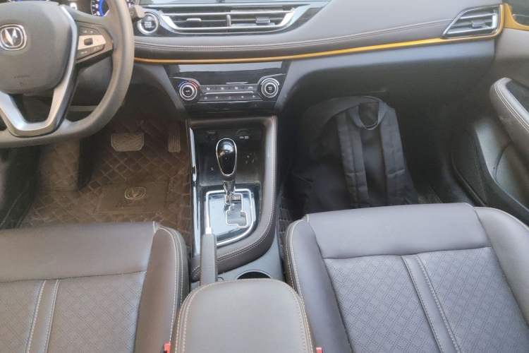Used CHANGAN Eado DT 2019 1.6L Automatic Smart Enjoyment Model China VI Standard Gear Lever