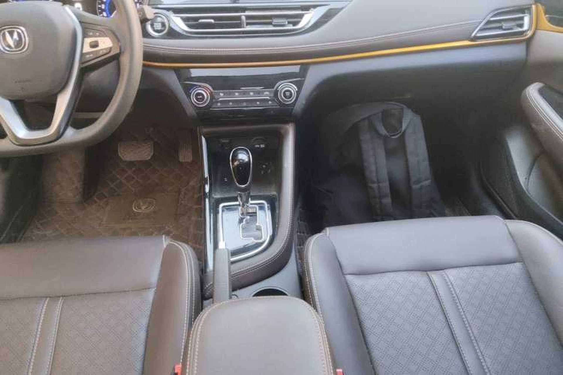 Used CHANGAN Eado DT 2019 1.6L Automatic Smart Enjoyment Model China VI Standard Gear Lever