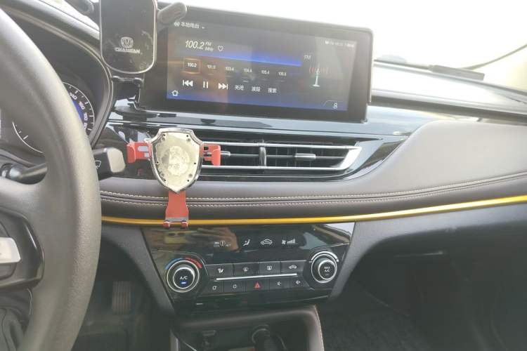 Used CHANGAN Eado DT 2019 1.6L Manual Enjoyment Model China V Standard Audio And AC Panel