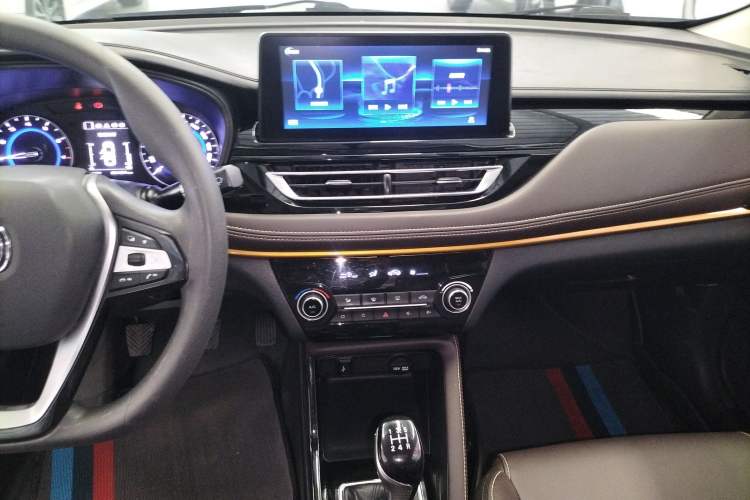 Used CHANGAN Eado DT 2019 1.6L Manual Enjoyment Model China VI Standard Audio And AC Panel