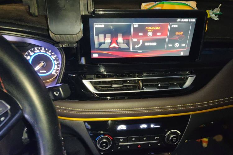 Used CHANGAN Eado DT 2019 1.6L Manual Comfort Model China VI Standard Audio And AC Panel
