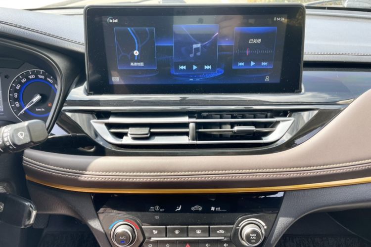 Used CHANGAN Eado DT 2019 1.6L Manual Comfort Model China VI Standard Audio And AC Panel