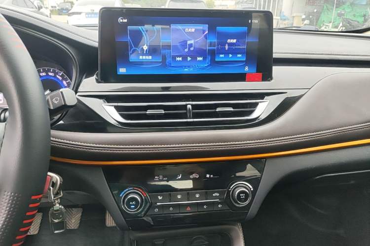 Used CHANGAN Eado DT 2019 1.6L Manual Comfort Model China VI Standard Audio And AC Panel