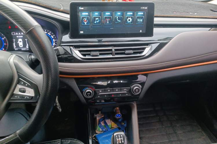 Used CHANGAN Eado DT 2019 1.6L Manual Enjoyment Model China VI Standard Audio And AC Panel