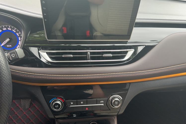 Used CHANGAN Eado DT 2019 1.6L Manual Enjoyment Model China VI Audio And AC Panel