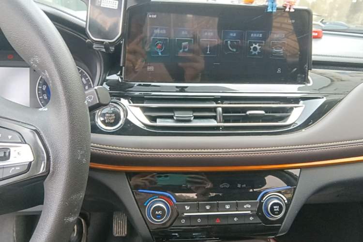 Used CHANGAN Eado DT 2019 1.6L Automatic Smart Enjoyment Model China VI Standard Audio And AC Panel