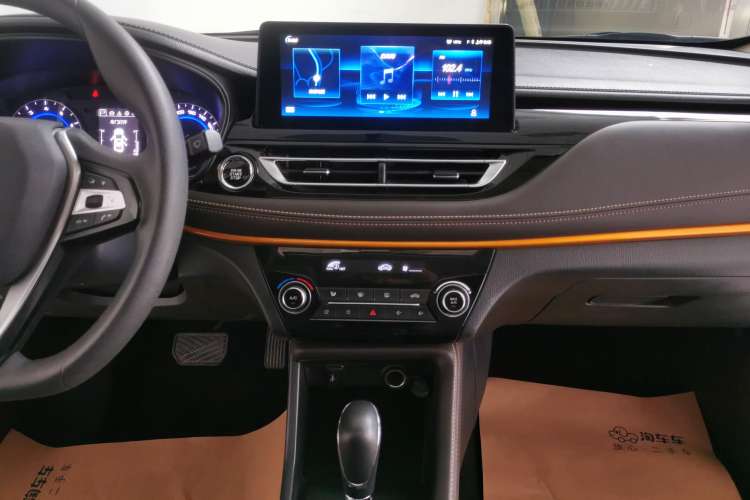 Used CHANGAN Eado DT 2019 1.6L Automatic Smart Enjoyment Model China VI Standard Audio And AC Panel