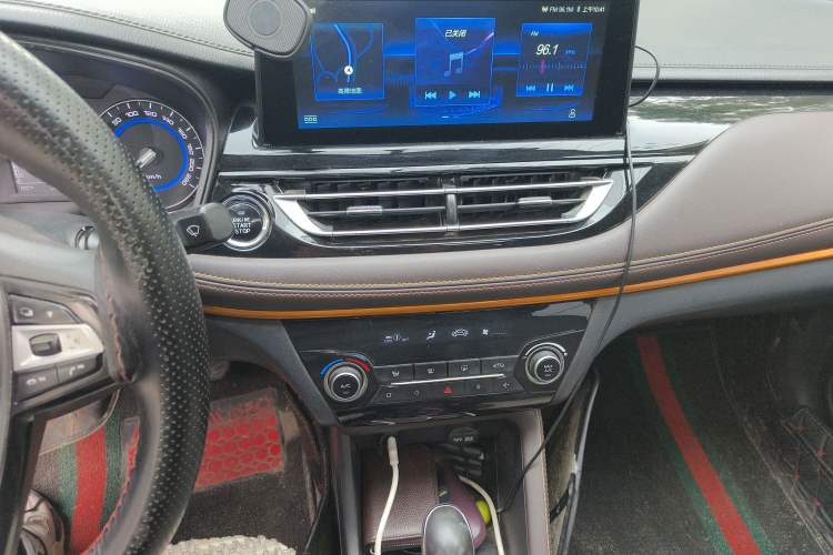 Used CHANGAN Eado DT 2019 1.6L Automatic Smart Enjoyment Model China VI Standard Audio And AC Panel
