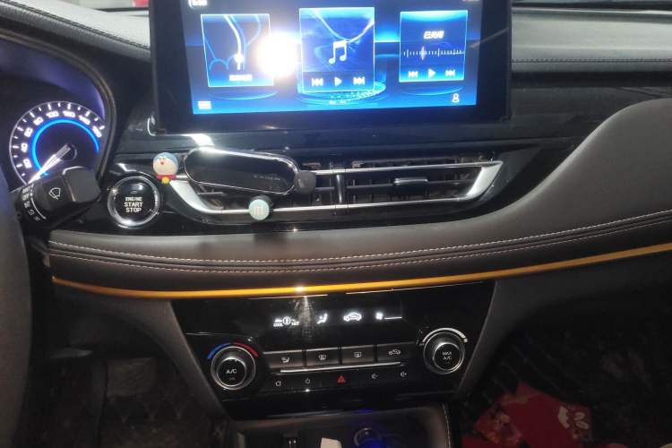Used CHANGAN Eado DT 2019 1.6L Automatic Smart Enjoyment Model China VI Standard Audio And AC Panel