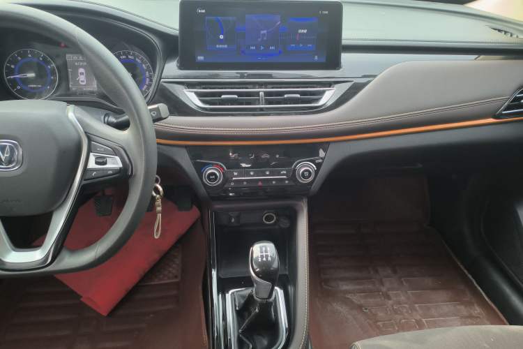 Used CHANGAN Eado DT 2019 1.6L Manual Comfort Model China VI Standard Audio And AC Panel