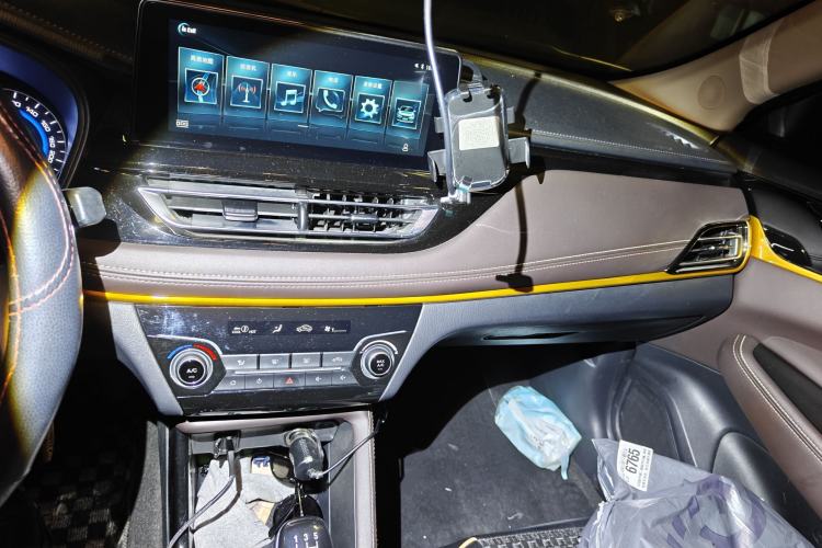 Used CHANGAN Eado DT 2019 1.6L Manual Enjoyment Model China VI Standard Audio And AC Panel