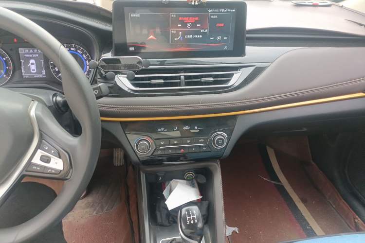 Used CHANGAN Eado DT 2019 1.6L Manual Enjoyment Model China VI Standard Audio And AC Panel