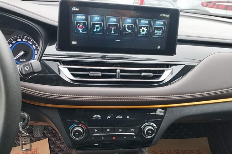 Used CHANGAN Eado DT 2019 1.6L Manual Enjoyment Model China VI Standard Audio And AC Panel