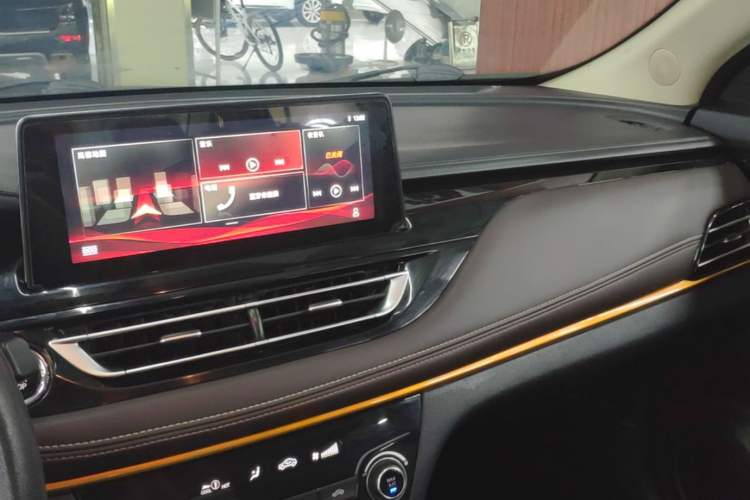 Used CHANGAN Eado DT 2019 1.6L Automatic Smart Enjoyment Model China VI Standard Center Console