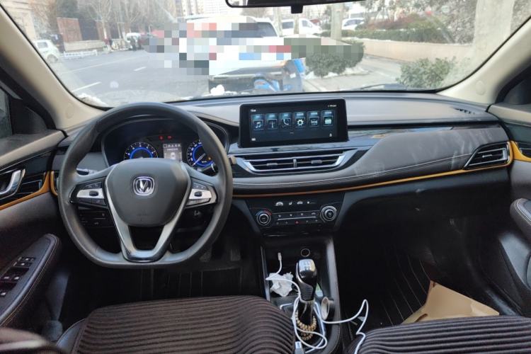 Used CHANGAN Eado DT 2019 1.6L Manual Enjoyment Model China VI Standard Center Console