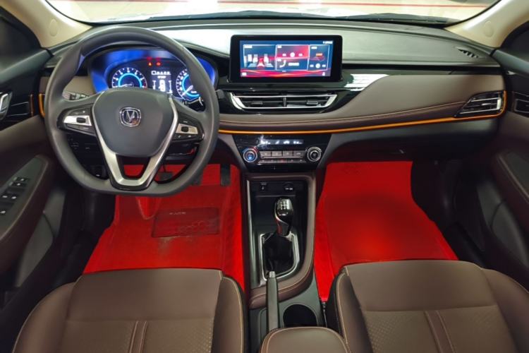 Used CHANGAN Eado DT 2019 1.6L Manual Comfort Model China VI Standard Center Console