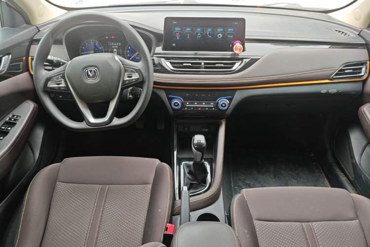 Used CHANGAN Eado DT 2019 1.6L Manual Comfort Model China VI Standard Center Console