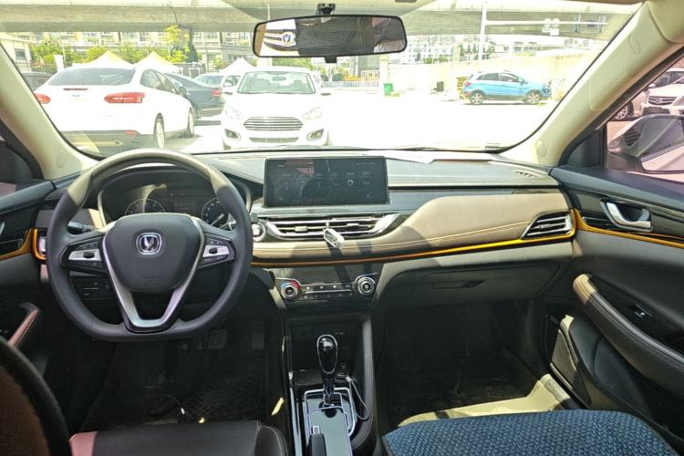 Used CHANGAN Eado DT 2019 1.6L Automatic Smart Enjoyment Model China VI Standard Center Console