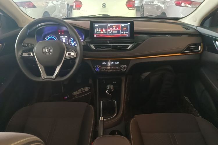Used CHANGAN Eado DT 2019 1.6L Manual Comfort Model China VI Standard Center Console