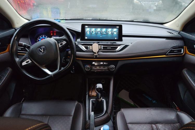 Used CHANGAN Eado DT 2019 1.6L Manual Enjoyment Model China VI Standard Center Console