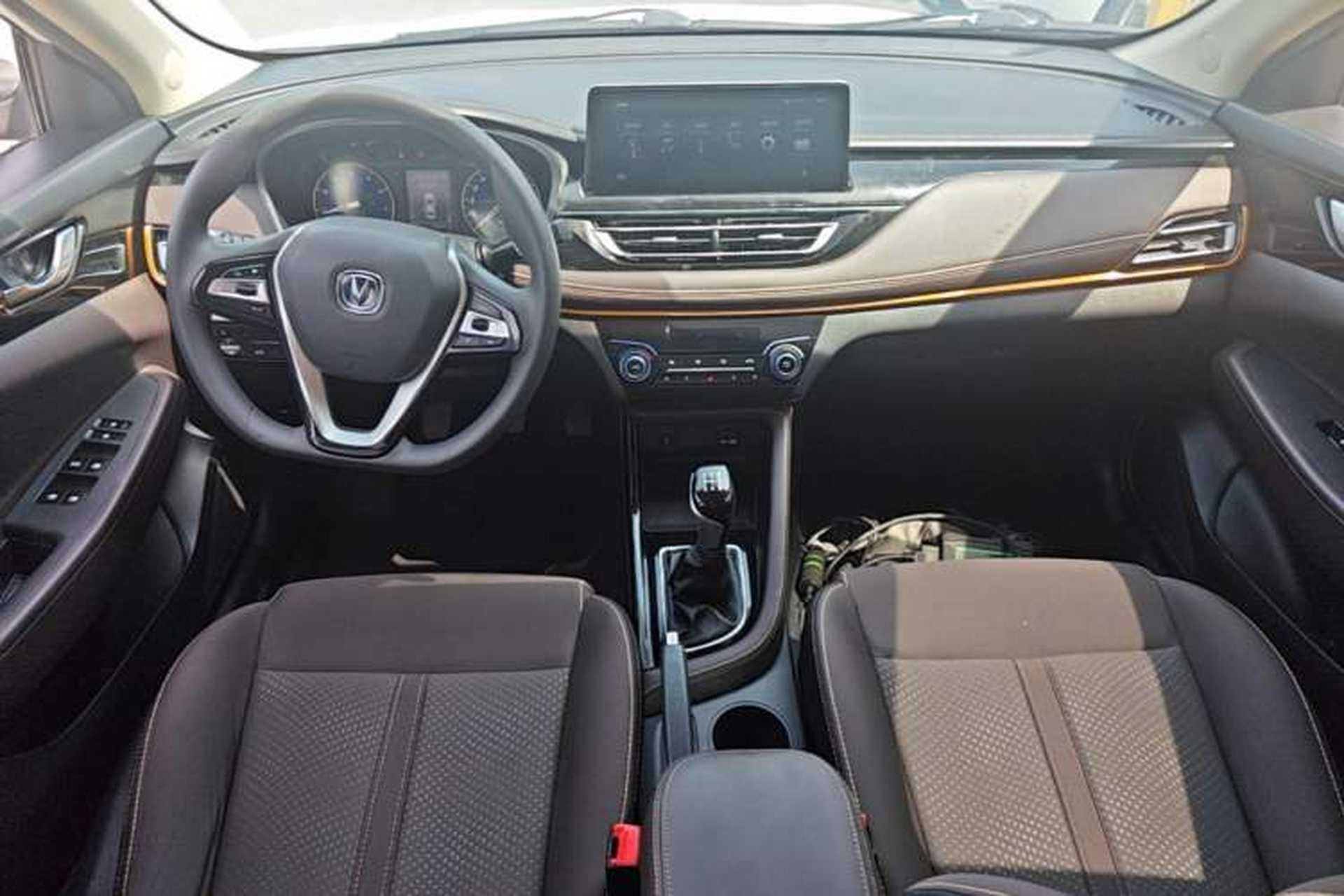 Used CHANGAN Eado DT 2019 1.6L Manual Comfort Model China VI Standard Center Console