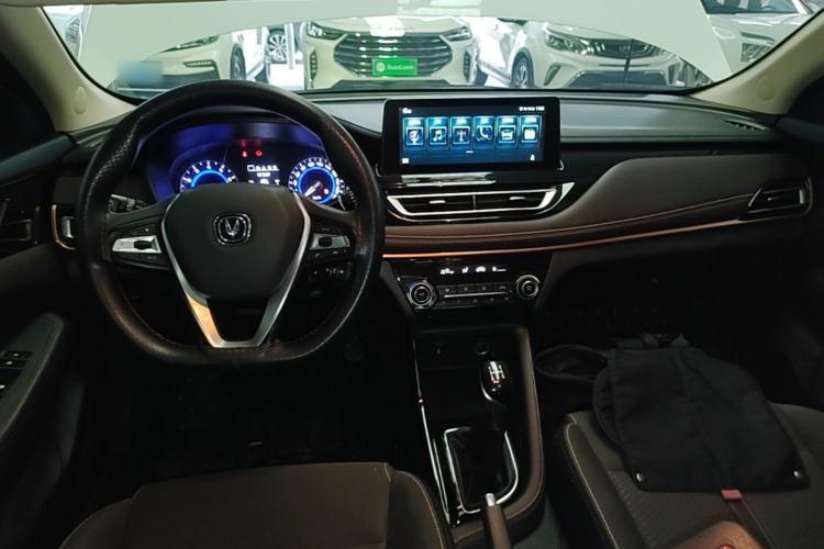 Used CHANGAN Eado DT 2019 1.6L Manual Comfort Model China VI Standard Center Console