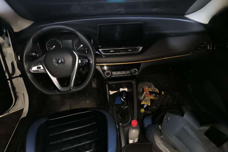 Used CHANGAN Eado DT 2019 1.6L Manual Comfort Model China VI Standard Center Console