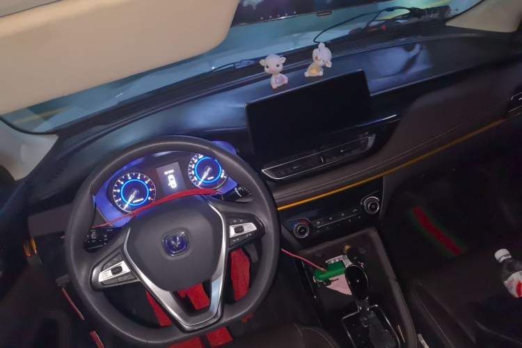 Used CHANGAN Eado DT 2019 1.6L Automatic Smart Enjoyment Model China VI Standard Center Console