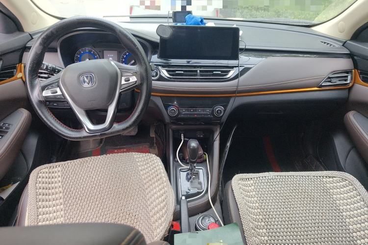Used CHANGAN Eado DT 2019 1.6L Automatic Smart Enjoyment Model China VI Standard Center Console