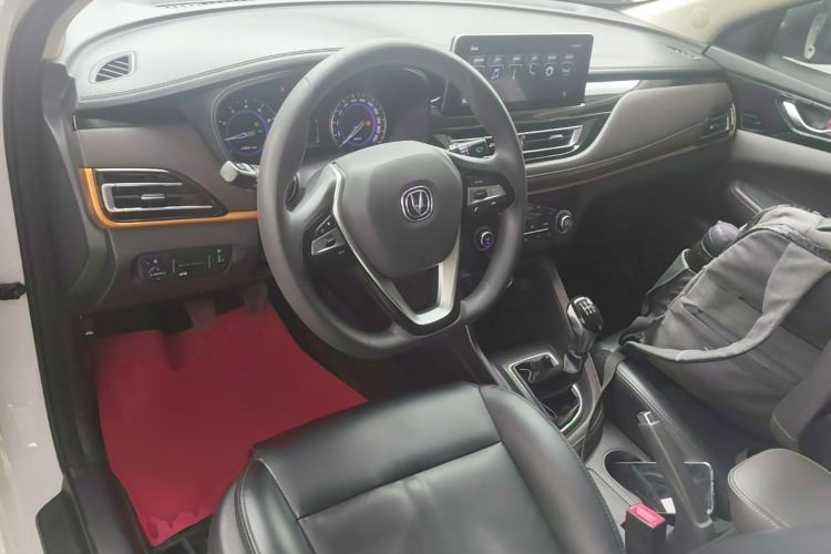 Used CHANGAN Eado DT 2019 1.6L Manual Comfort Model China VI Standard Center Console