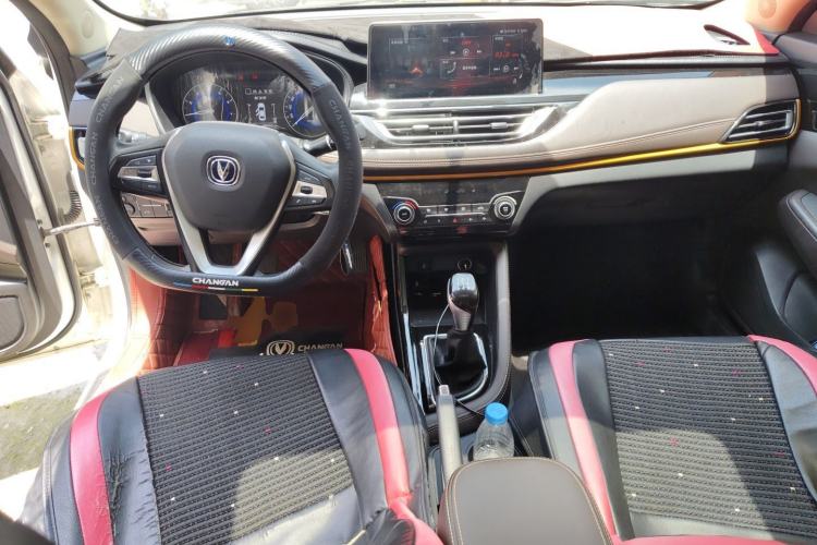 Used CHANGAN Eado DT 2019 1.6L Manual Comfort Model China VI Standard Center Console