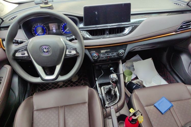 Used CHANGAN Eado DT 2019 1.6L Manual Enjoyment Model China VI Standard Center Console
