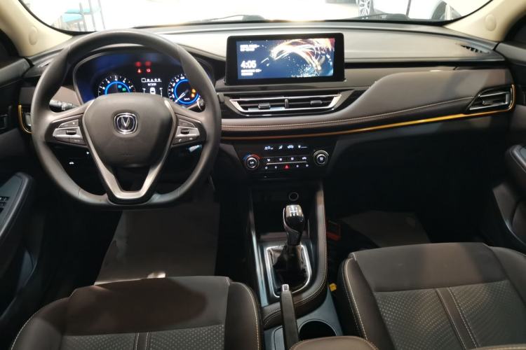Used CHANGAN Eado DT 2019 1.6L Manual Comfort Model China VI Standard Center Console