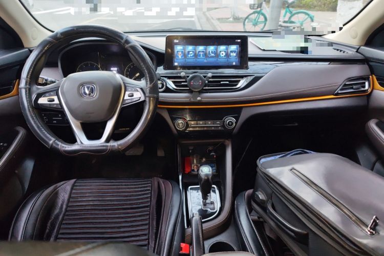 Used CHANGAN Eado DT 2019 1.6L Automatic Smart Enjoyment Model China VI Standard Center Console