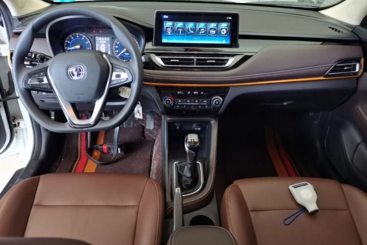 Used CHANGAN Eado DT 2019 1.6L Manual Comfort Model China VI Standard Center Console