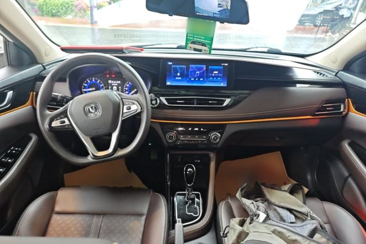 Used CHANGAN Eado DT 2019 1.6L Automatic Smart Enjoyment Model China VI Standard Center Console
