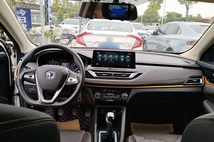 Used CHANGAN Eado DT 2019 1.6L Manual Enjoyment Model China VI Standard Center Console