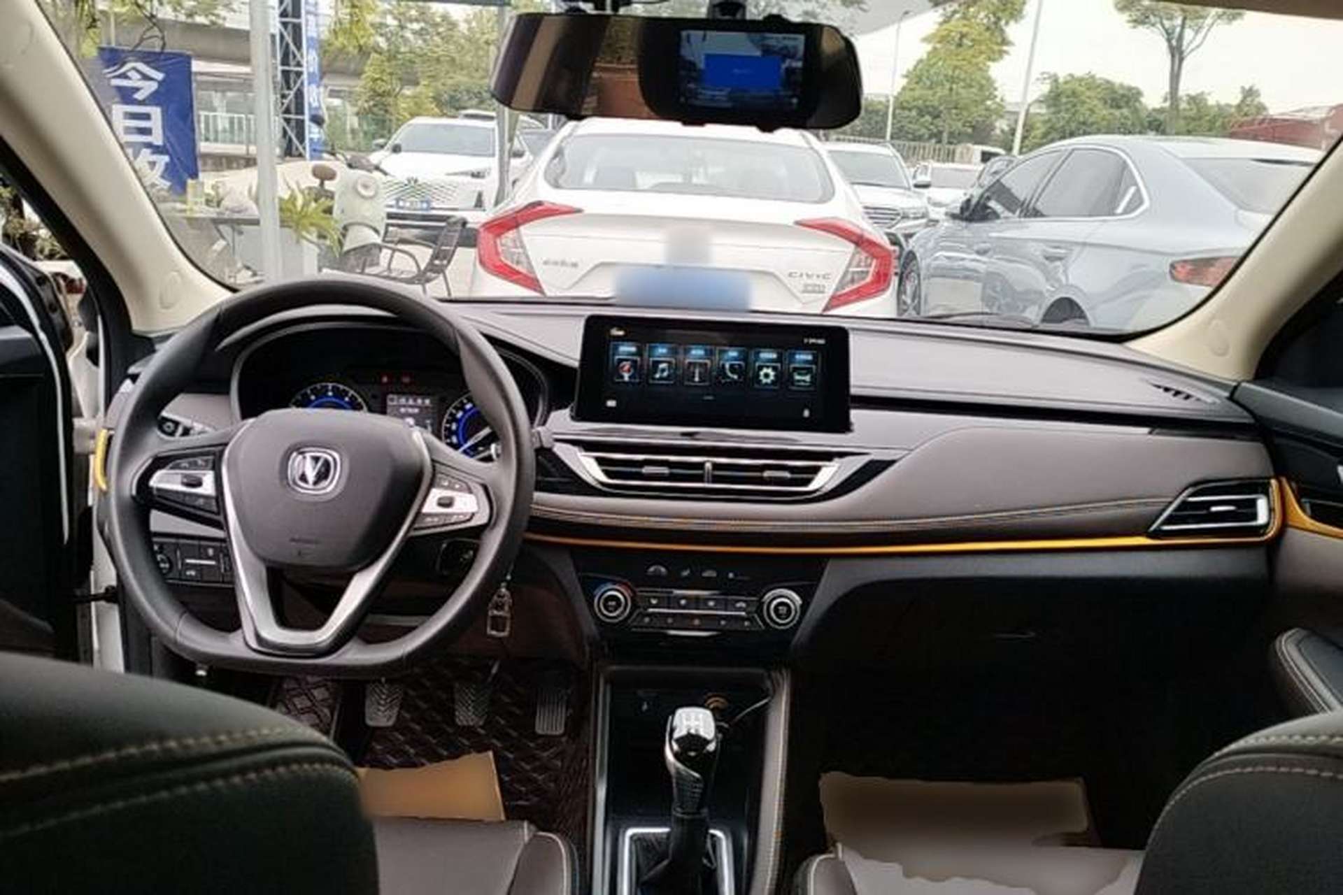 Used CHANGAN Eado DT 2019 1.6L Manual Enjoyment Model China VI Standard Center Console