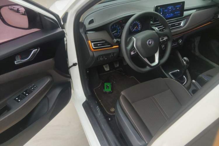 Used CHANGAN Eado DT 2019 1.6L Manual Comfort Model China VI Standard Driver Seat